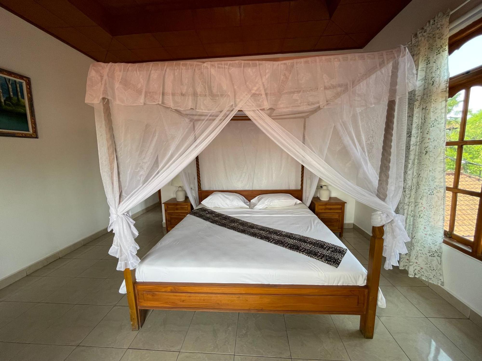 Hotel Kubu Elsa Bali Lovina (Bali)
