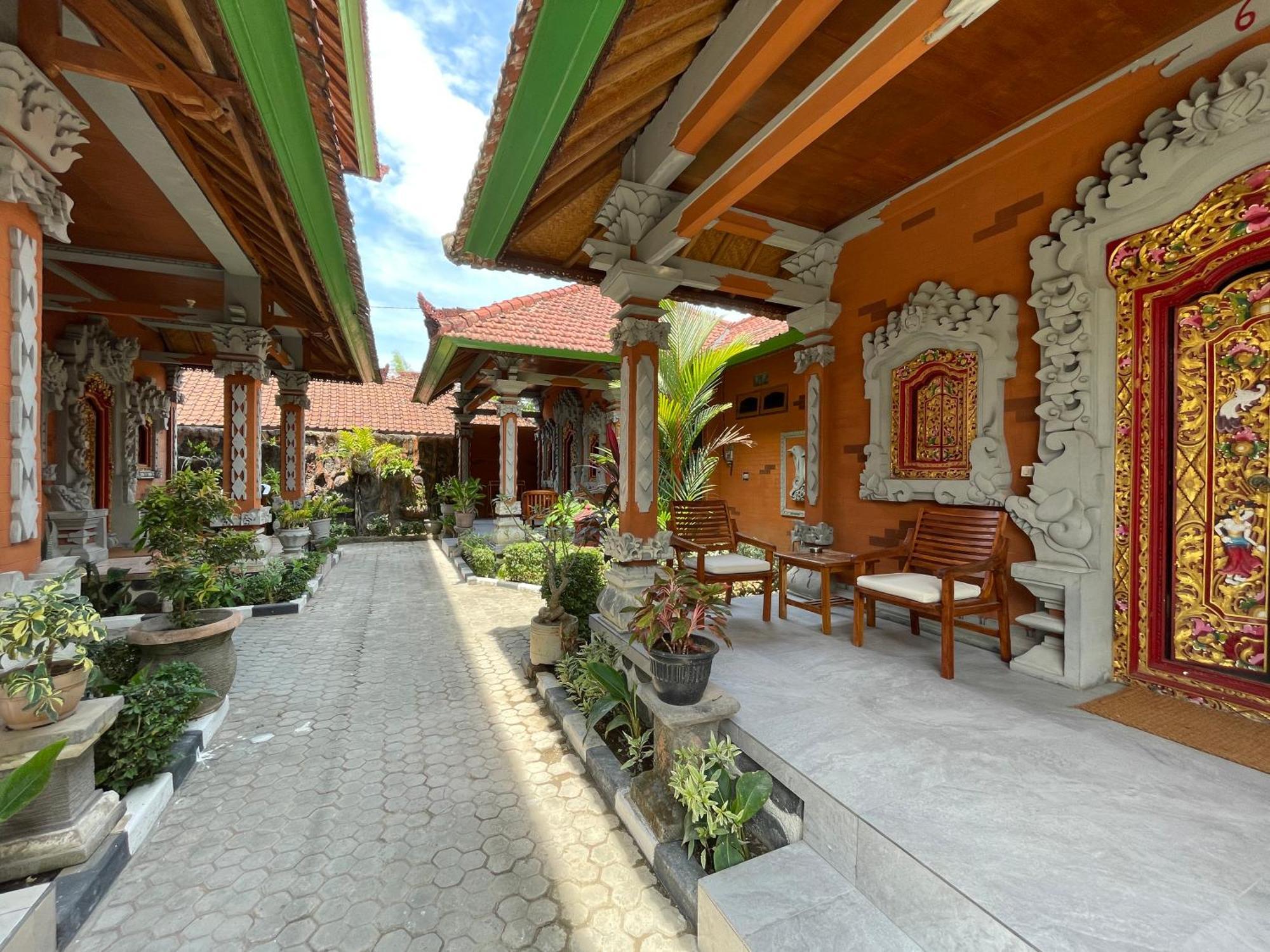 Kubu Elsa Bali * Lovina